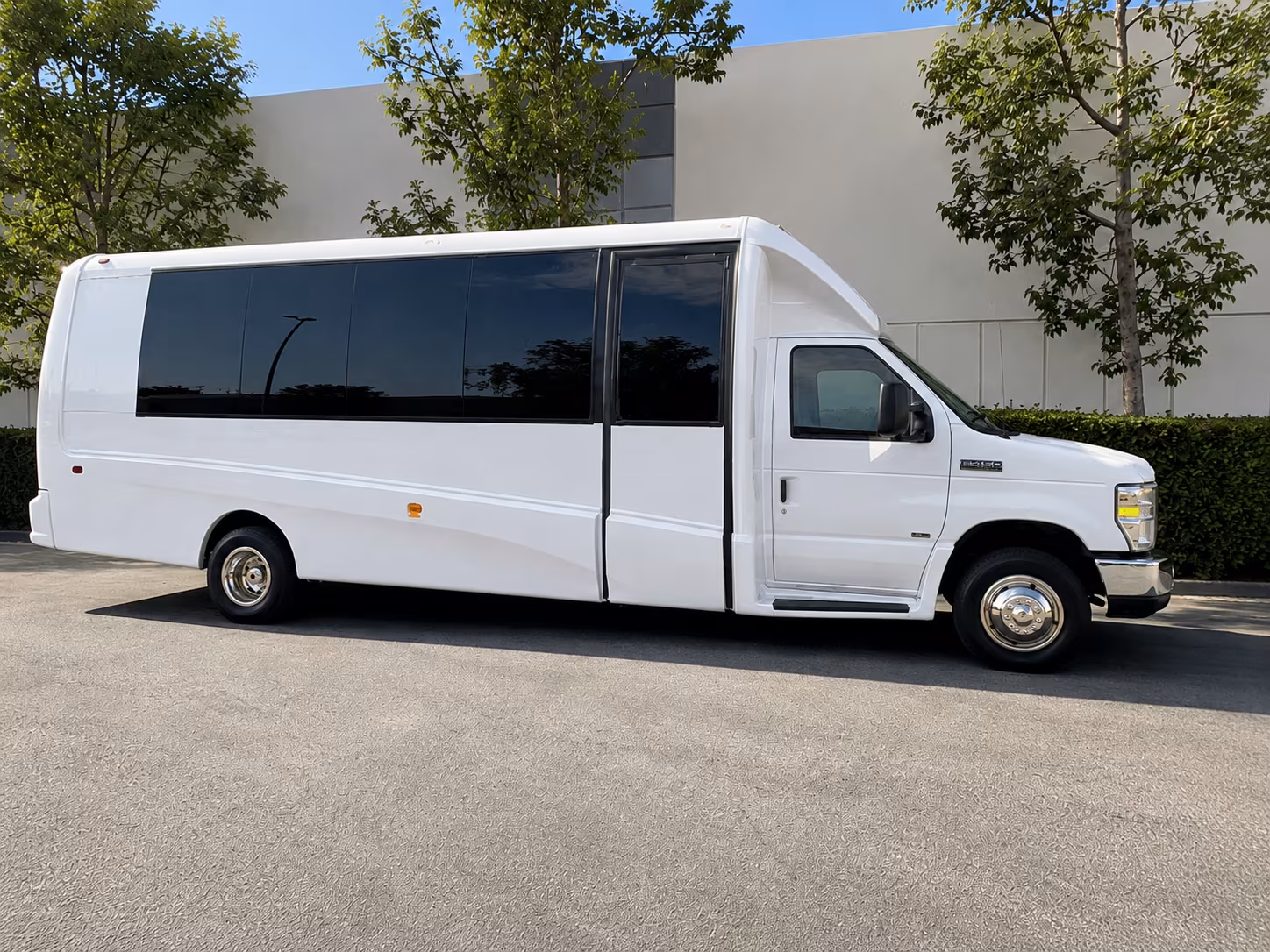corporate airport transfer buses between north richland hills and dfw or love field